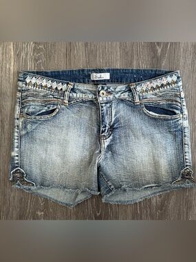 Suko Women's Blue Denim Embroidered Shorts